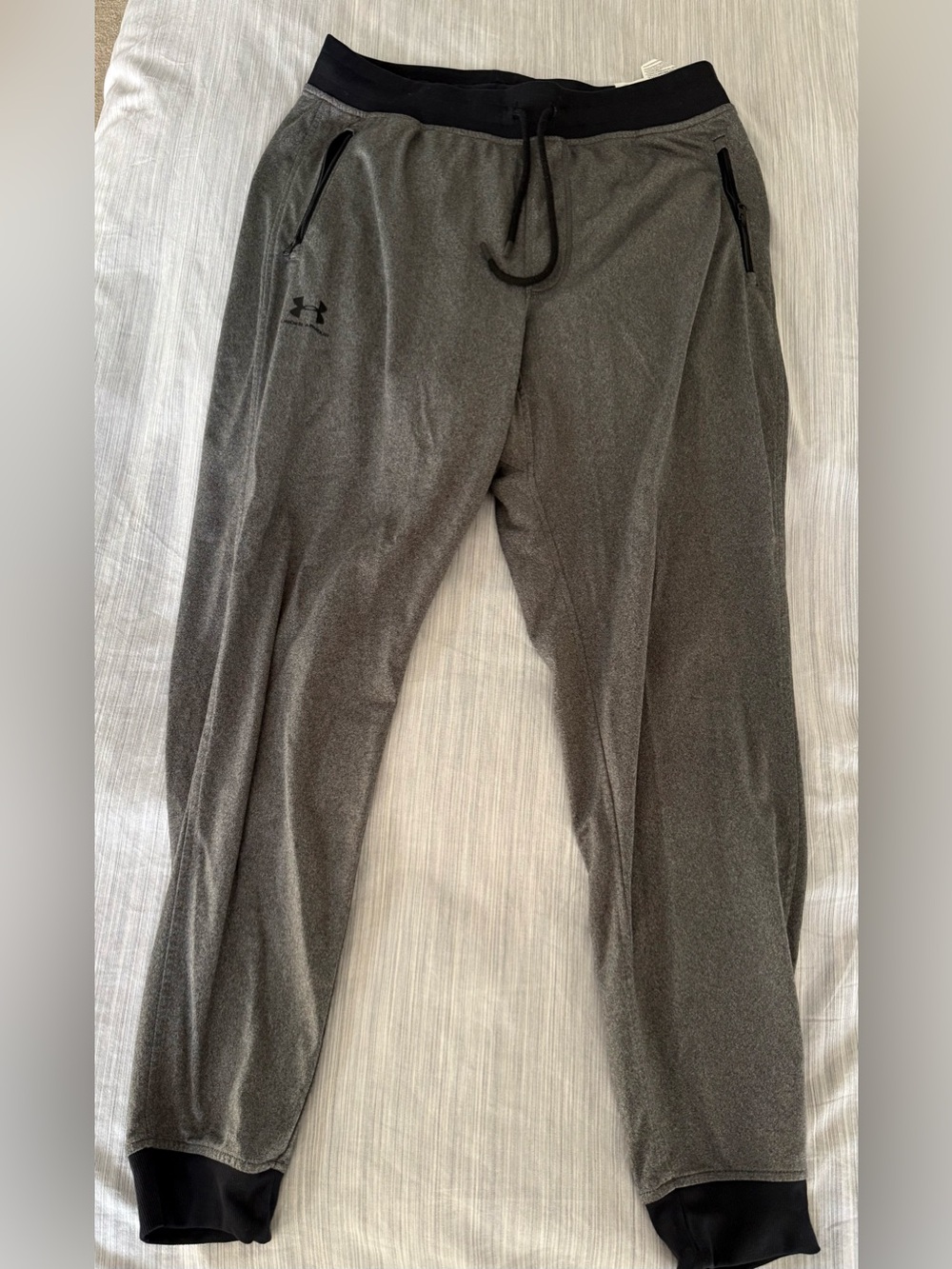 Under Armour Men's Charcoal Gray Jogger Sweatpants with Black Trim size L